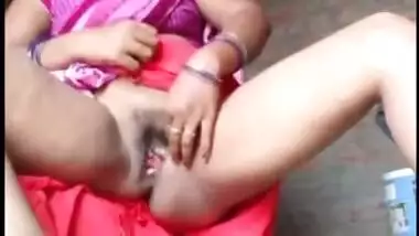 Village aunty exposing yoni