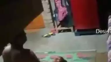 Pati ka friend ke sath sex video Banaya Bina Bataye hue