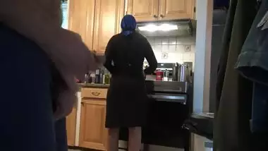 HUGE COCK FLASH FOR IRANIAN HIJAB STEPMOM - جنس...