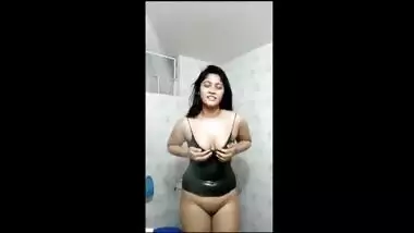 Indian girl erotic shower show