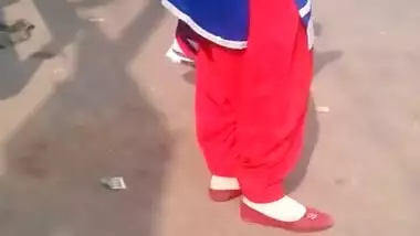 Desi aunty in salwar hot 