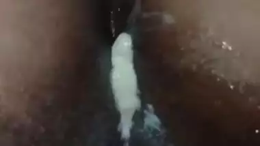 Hardcore session of Desi brunette masturbating and reaching XXX orgasm