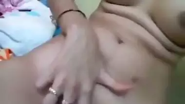 Sexy Desi girlfriend exposed MMS trending online