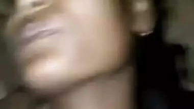 Nude cam video of busty Desi babe demonstrating her XXX goodies