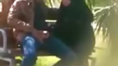 Muslim Aunty handjob