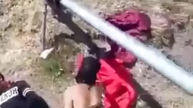 Desi couple daytime outdoor fuck caught