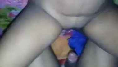 Guy shaving pussy of his neighbor aunty before fucking