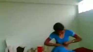 Saree mai bahu aur jeth ke jordaar fuck ki Hindi blue film