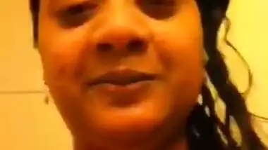 Very sexy bhabhi fingering