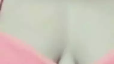 Desi girl's XXX melons are so sexy that she can't stop bragging about them