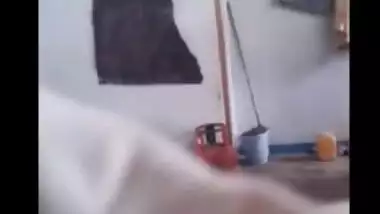 Guy secretly recording Bhabhi taking bath and wearing saree