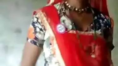 Village Bhabhi showning her pussy and ass to bf..