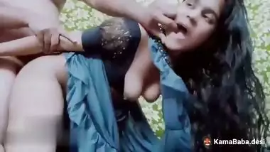 Desi MMS of a man fucking his young wife in doggy style