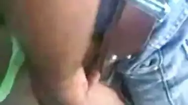 Pakistani sex bomb college girl in car