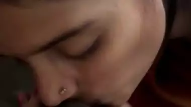 Kolhapuri girl sucks dick and balls in Desi fuck