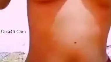 India babe bought a webcam to perform XXX strip show for wankers