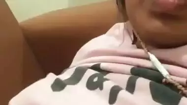 Chubby Bhabhi Boobs Show in video call