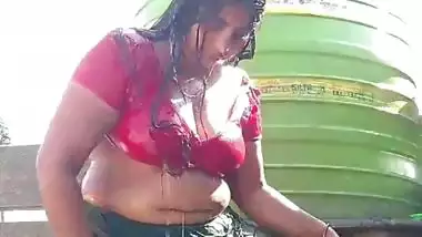 Village wife open nude bath in terrace viral MMS