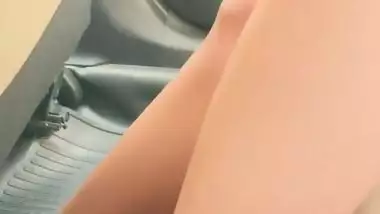 Desi babe huge boobs and hot thighs in car