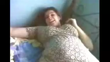 Fsiblog – Chubby bhabi pussy rubbing by devar MMS