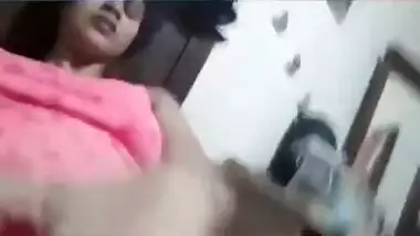 Sexy Sri Lankan Girl Masturbate Selfie