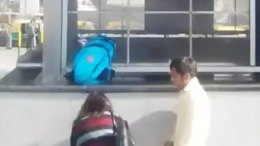 Public blowjob at Delhi metro station