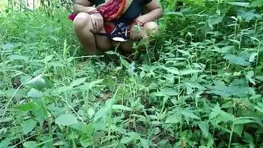 Eccentric Desi wife loves pissing outdoors and having risky XXX affairs