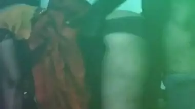 Desi housewife doggy style fuck take her saree