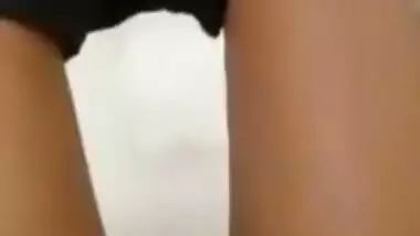 Today Exclusive- Cute Tamil Girl Showing Her Boobs And Pussy