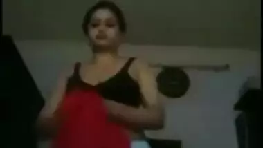 Desi bhabhi getting naked
