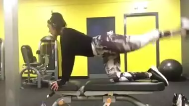 Paki with a fat juicy ass