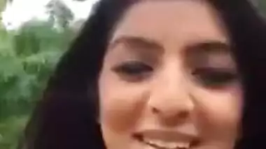 Beautiful Paki Walking & Talking. Periscope...