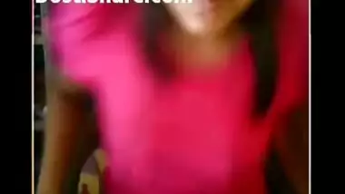 Mumbai Girl Showing her Boobs in webcam
