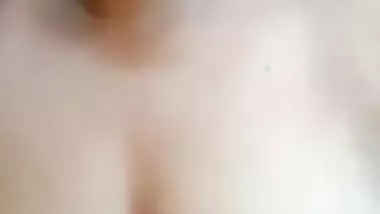 Sexy village bhabhi pressing her boobs