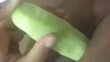 Desi sexy bhabi enjoy with Cucumber