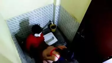 My step sister in law went to the toilet. I grabbed it from behind. And I had sex with step sister-in-law.