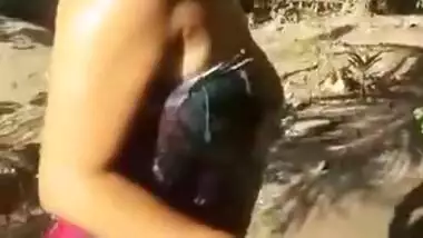 Today Exclusive- Desi Village Girl Bathing Capture By Friends