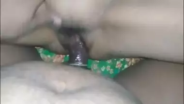 Indian granny without panties gets fucked