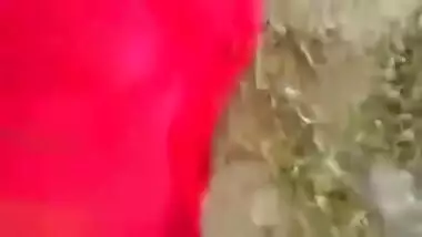 Shy Newly Married Bhabhi Blowjob Dewar In Khet