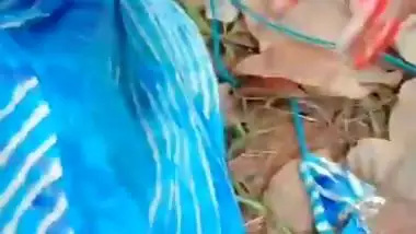 Gartpalasuni college girl outdoor sex in jungle
