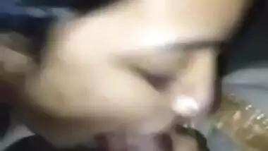 Tamil dost ki bibi se Chennai man ne blowjob masti ki