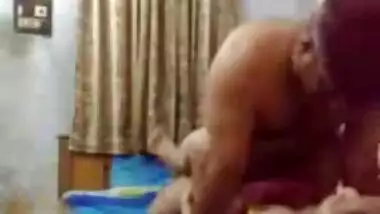 Kamwali bhabhi ko papa ne choda