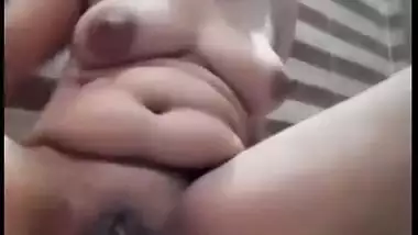 Fleshy chut of Lahore aunty solo show video
