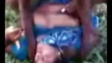 Another desi woman fucked in the wood