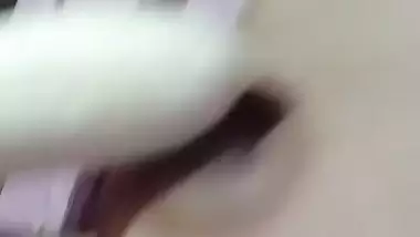 Bengali girl playing with boobs and pussy viral videos