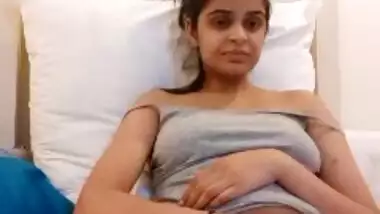 Horny Dirty snowball masturbating with Vibrator in her pussy