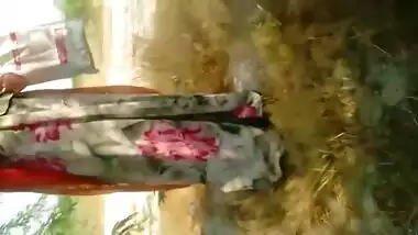 Rajasthani Randi drinking whisky showing pussy
