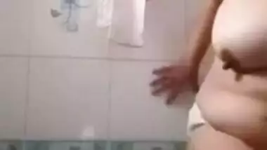 Desi milf Before Bath