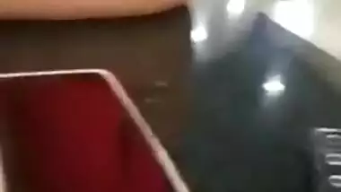 Desi girl showing boobs secretly in a mall