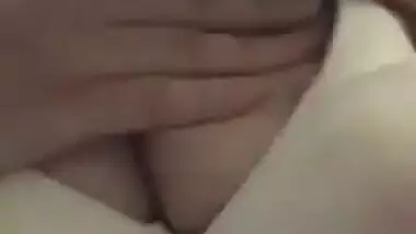 Extremely Hot Babe Fingering & Shaking her Boobs